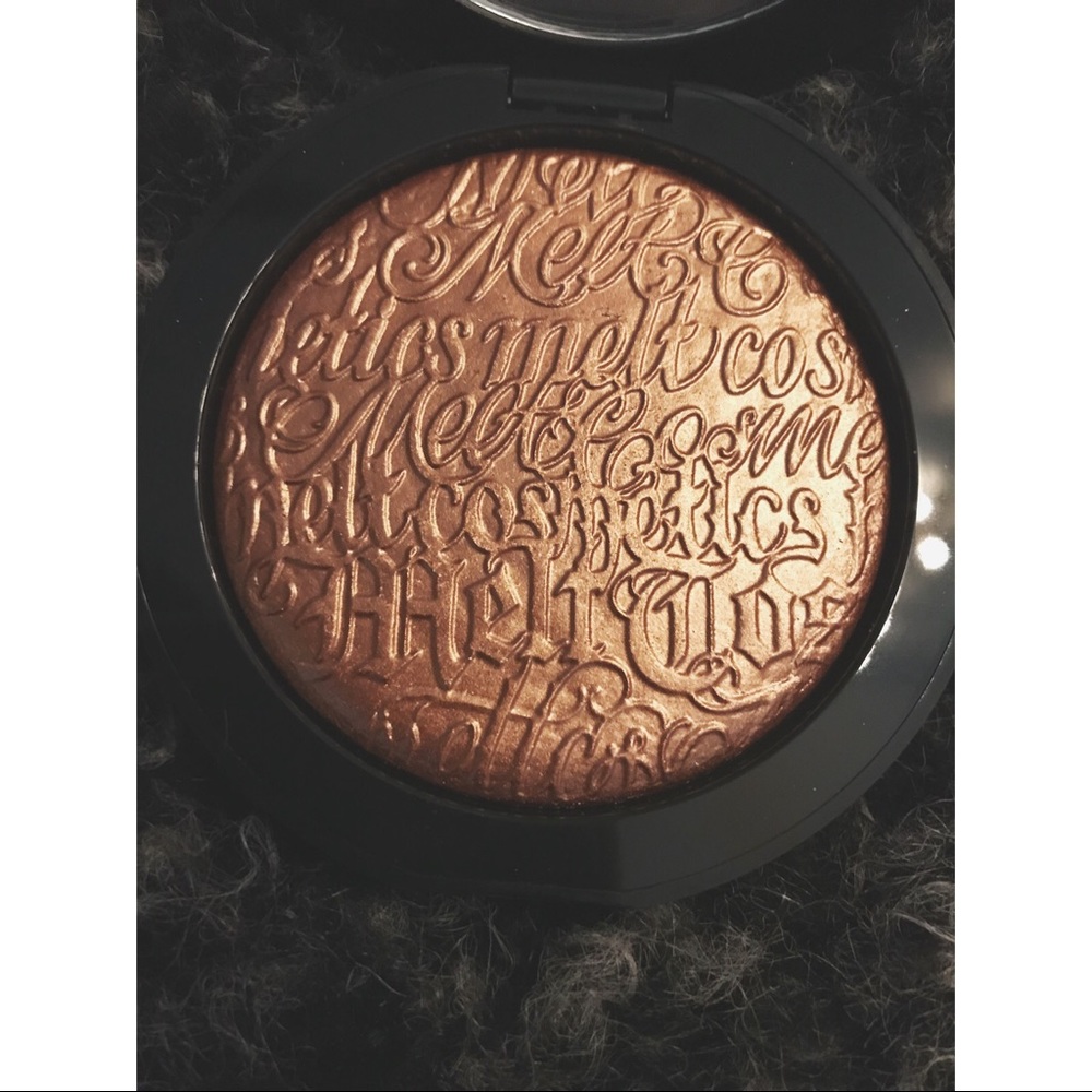 MELT COSMETICS Nova